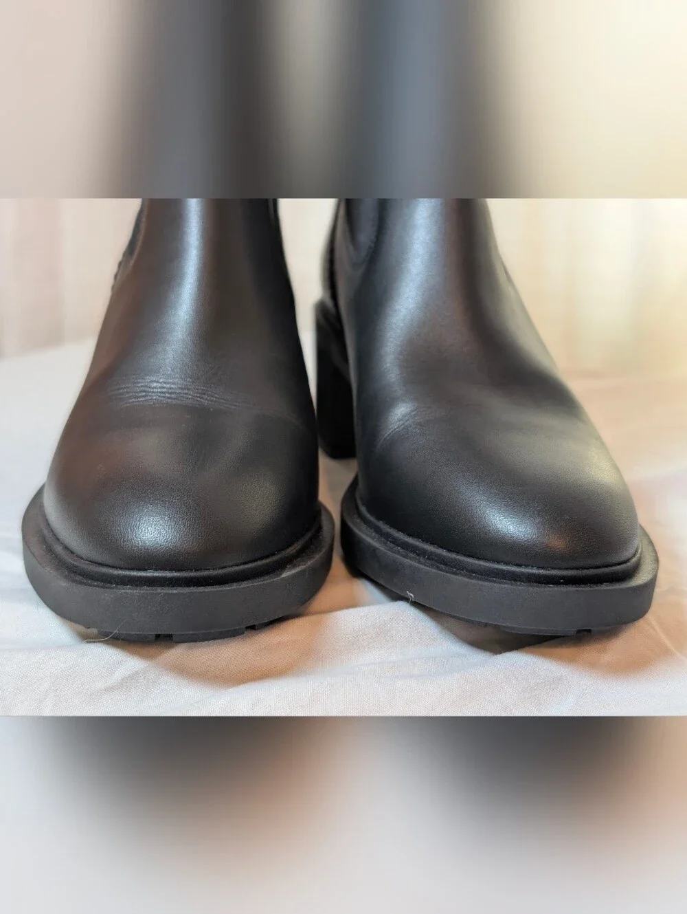 Kate Spade Drew Heeled Chelsea Bootie Size 8B Black Quiet Luxury Ankle Boot - Picture 12 of 14